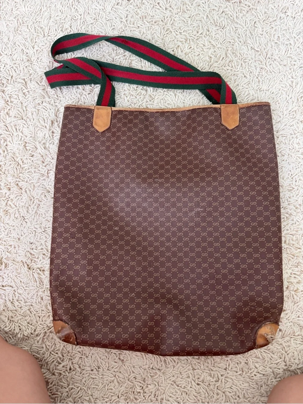 Vintage Gucci bag with sherry line strap